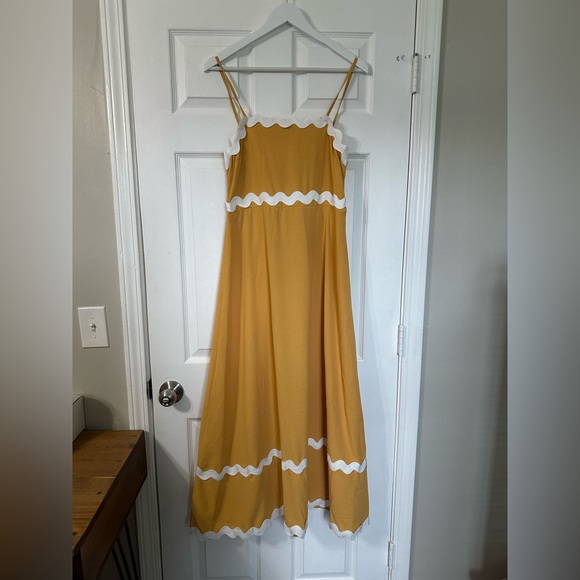 Yellow and White Ric Rac Dress - Picture 4 of 5